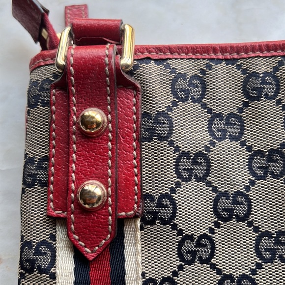 GUCCI Crossbody- Rare Edition - Picture 5 of 9